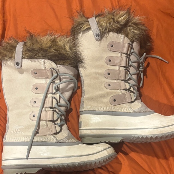 Sorel Women's Tan and Gray Winter Boots - Picture 1 of 15